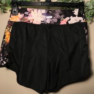 Activa Athletic Shorts Size S